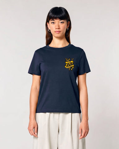 V the Podcast Man's Ruin dames T-shirt navy – voorkant met V the Podcast-logo